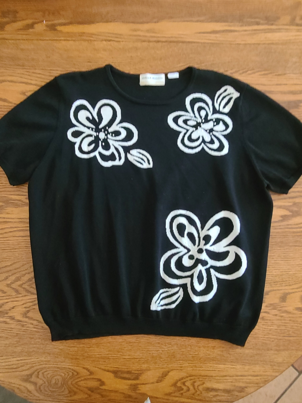 Alfred Dunner Black Floral Short-Sleeve Knit Top